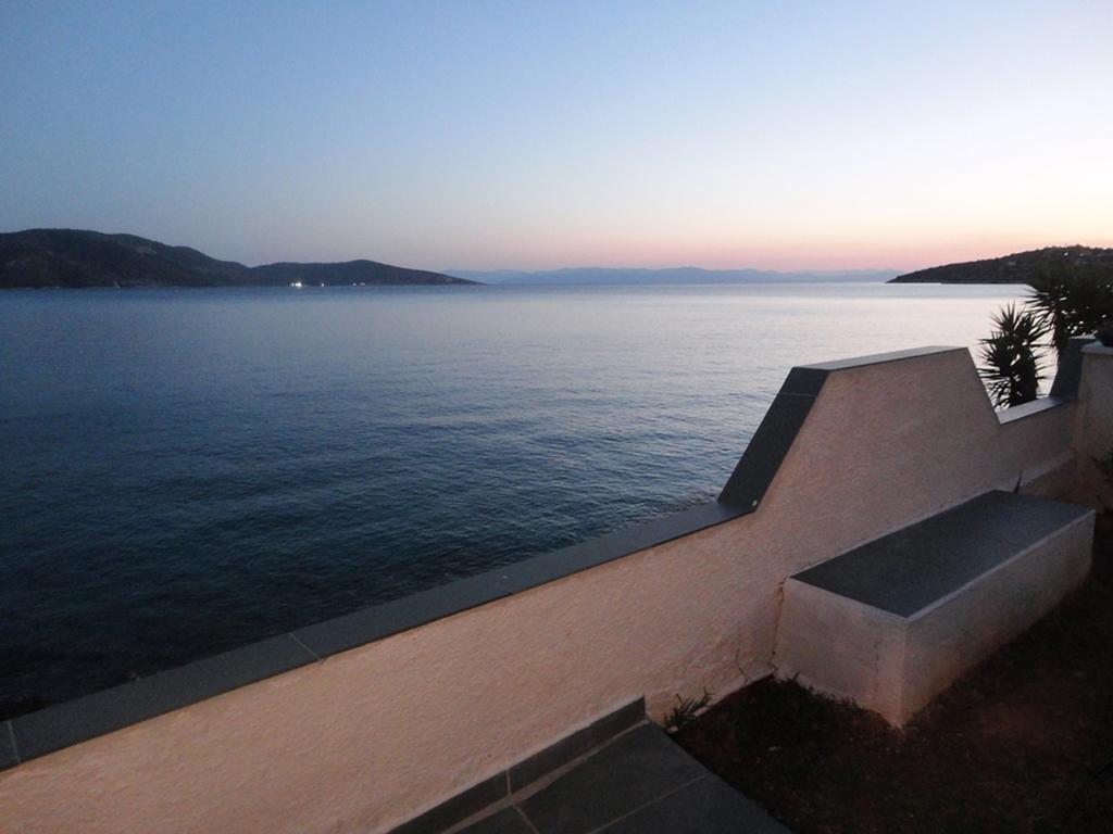 Wavedance Accommodation Salamis Buitenkant foto