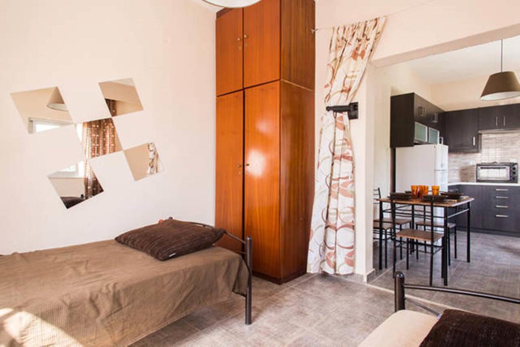 Wavedance Accommodation Salamis Buitenkant foto