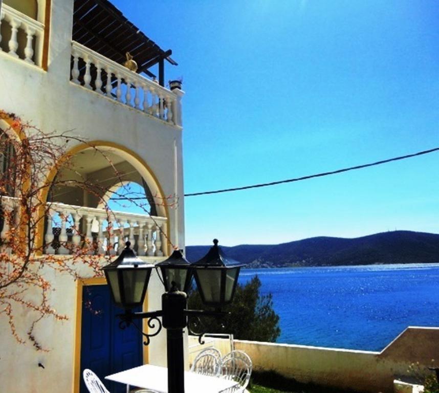Wavedance Accommodation Salamis Buitenkant foto