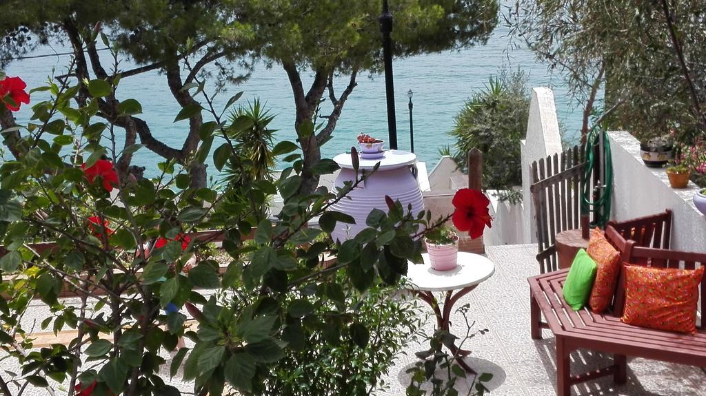 Wavedance Accommodation Salamis Buitenkant foto
