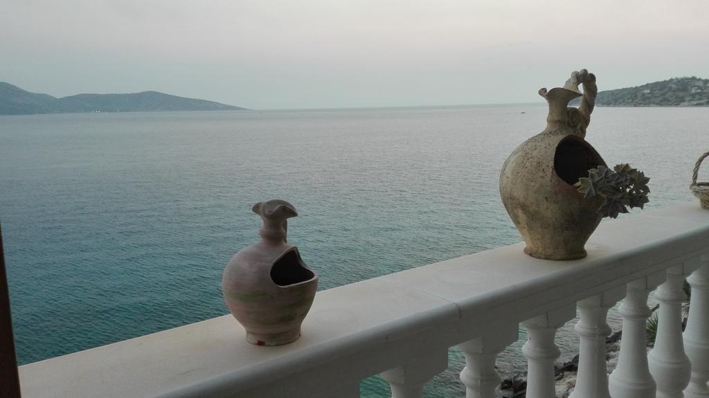 Wavedance Accommodation Salamis Buitenkant foto
